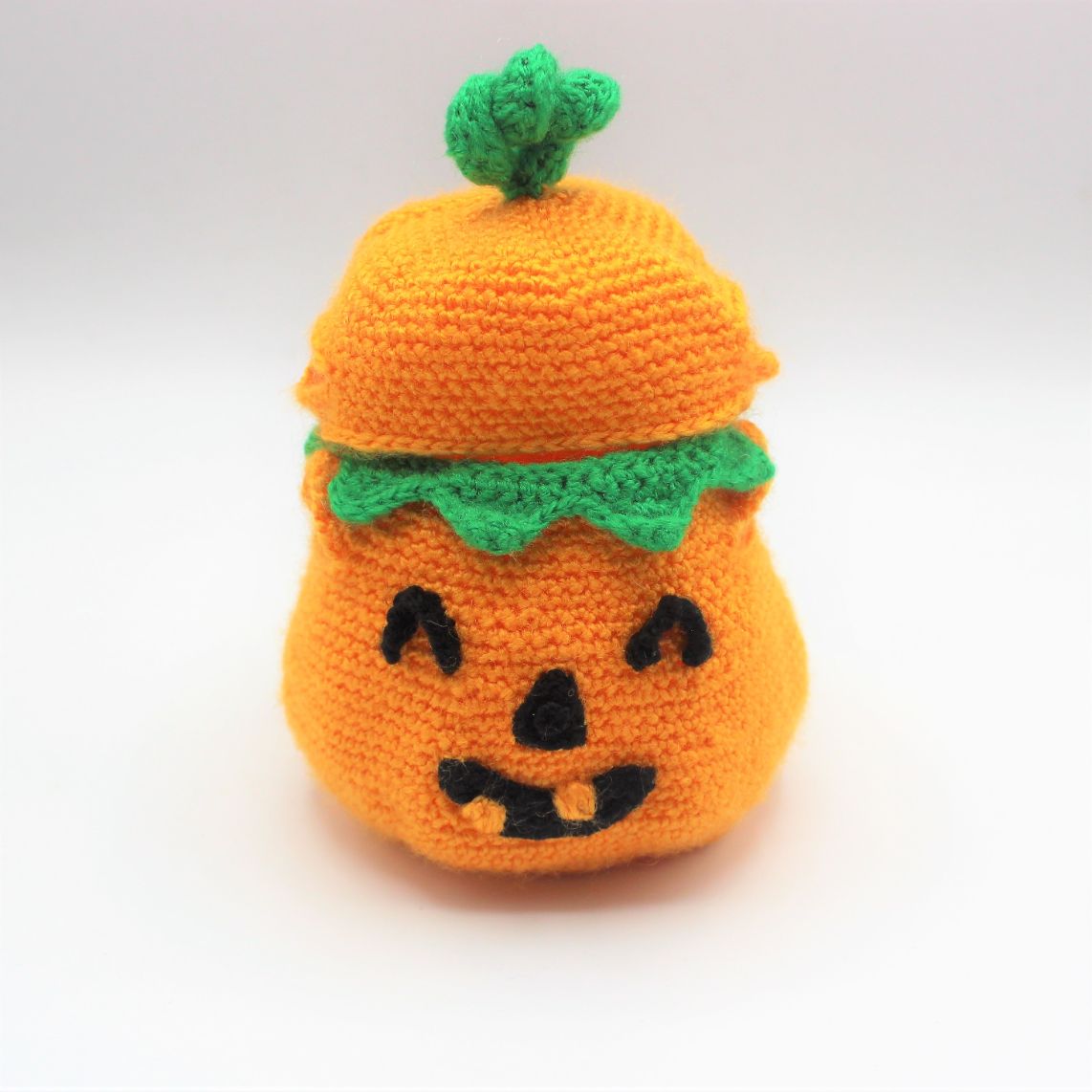 EASY Crochet Pumpkin Pattern for Beginners (Amigurumi Plushie) - Stardust  Gold Crochet